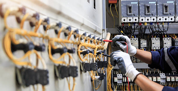 Professional Electrician technician working in Elk Grove, CA